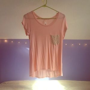 Short sleeved, light pink top